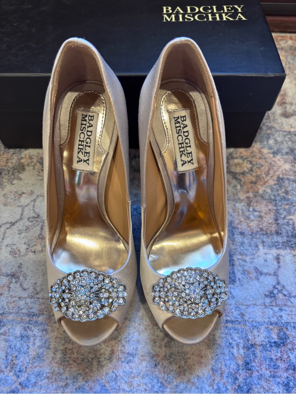 Badgley Mischka Champagne Satin Peep-Toe Salsa Heels with Crystal Brooch Size 5